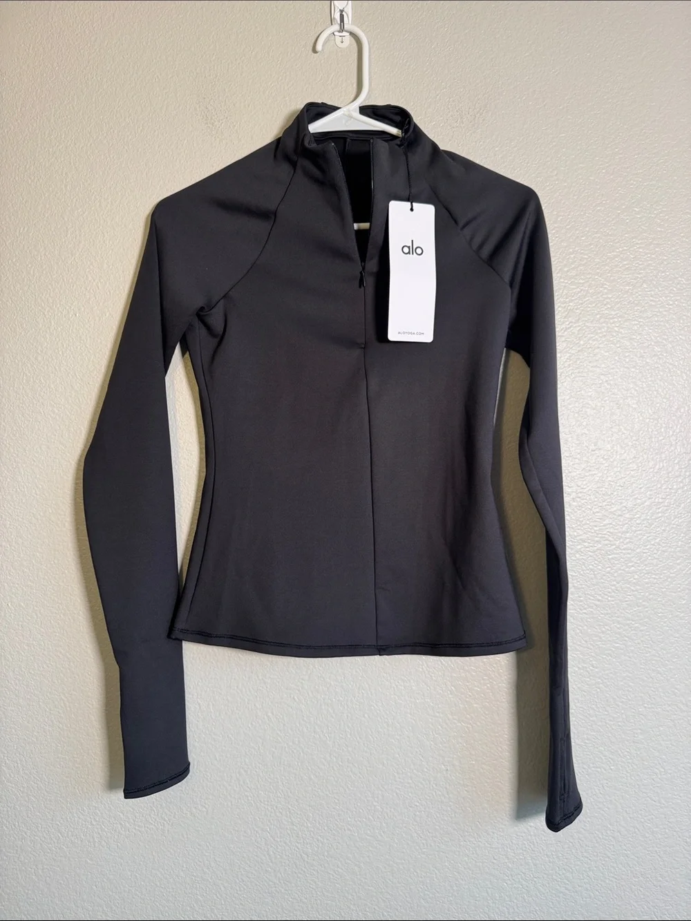 NWT ALO Yoga Airlift Winter Warm 1/4 Zip Long Sleeve in Black - XS